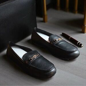 Elegant Black Leather Loafers - Size 8